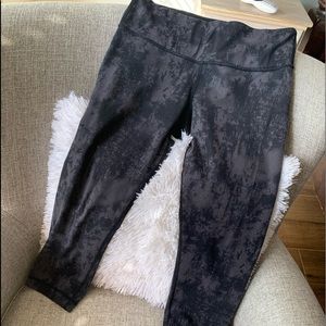 Lululemon cropped leggings